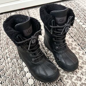 Kids Ugg waterproof Adirondacks size 3us boots black